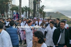 آلاف الأطباء المقيمين يخرجون في مسيرات حاشدة