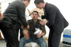 معركة بالكراسي والطاولات في خيمة قرب الندوة العالمية للغاز