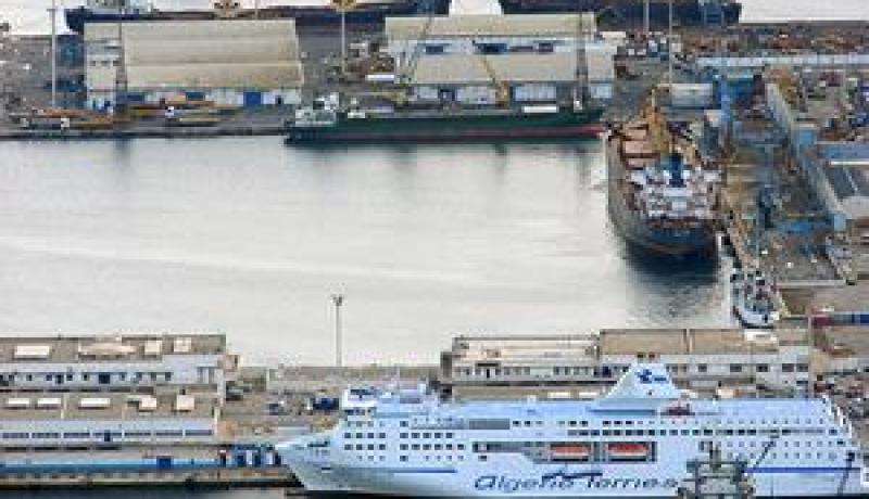 رفض دخول 1450 طن من مختلف المنتجات بميناء وهران