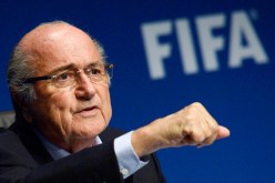 بلاتر: بلاتيني وساركوزي وراء منح  قطر شرف المونديال