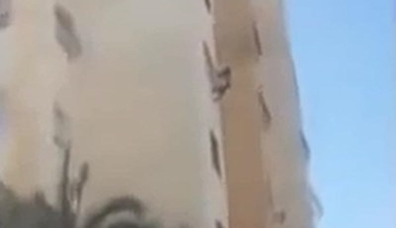 بالفيديو مشهد مرعب لسقوط فتاة مغربية من نافذة أحد المباني