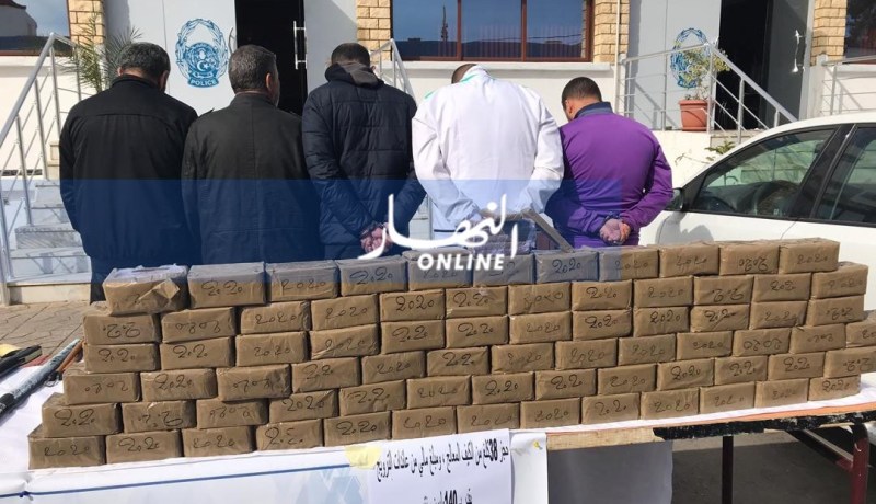 بالصور.. حجز 132 غ من الكوكايين و38 كلغ من “الزطلة” بوهران