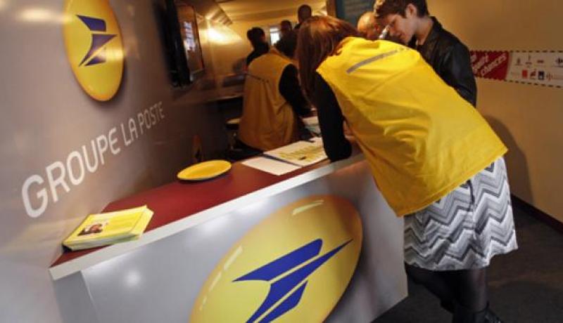 عملية اختطاف رهائن الان بمركز بريدي في باريس