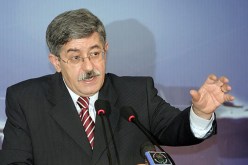 أويحيـــى أمـــر الـــولاّة بتقييـــم احتياجاتهـــم للشـــروع فـــي طبـــع الأمـــوال..!