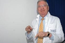 ولد عباس يفرض الإبتسامة في المستشفيات