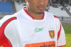 الأنصار يرفعون شعار “لا لبيع ولد تيكيدي”