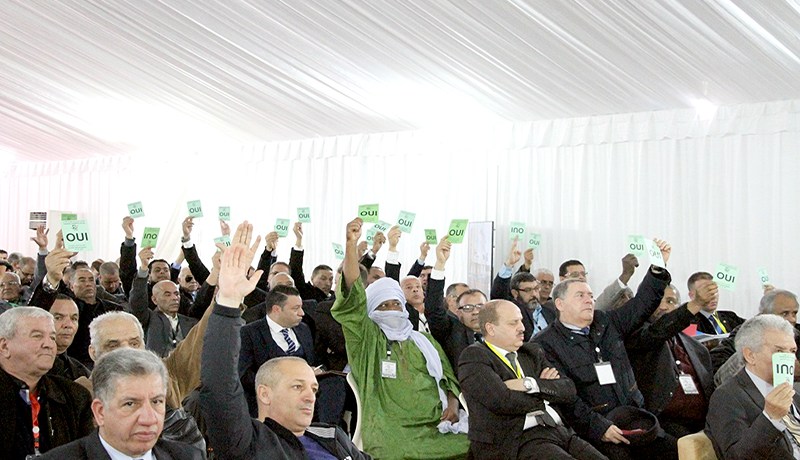 بني وي وي يبايعون روراوة ويصفّرون على ماجر