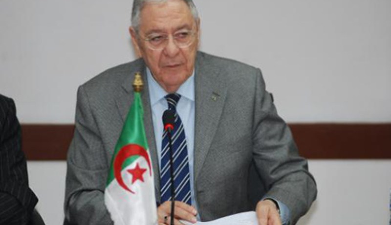 وزير الصحة يأمر بخصم أجور أطباء مضربين
