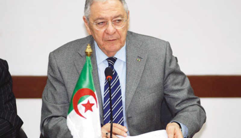 ولدعباس “يخمم” على الأطفال