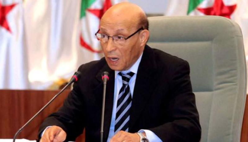 رئيس المجلس الشعبي الوطني يكرم نائبا من ولاية غرداية