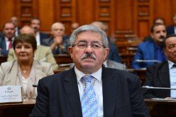 أويحيى: “لم نجمد مشاريع تركيب السيارات واليابانيون بدأوا بالبولونات”