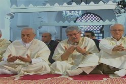 أويحيى يؤدي صلاة عيد الأضحى بالمسجد الكبير رفقة وفد وزاري ودبلوماسيين