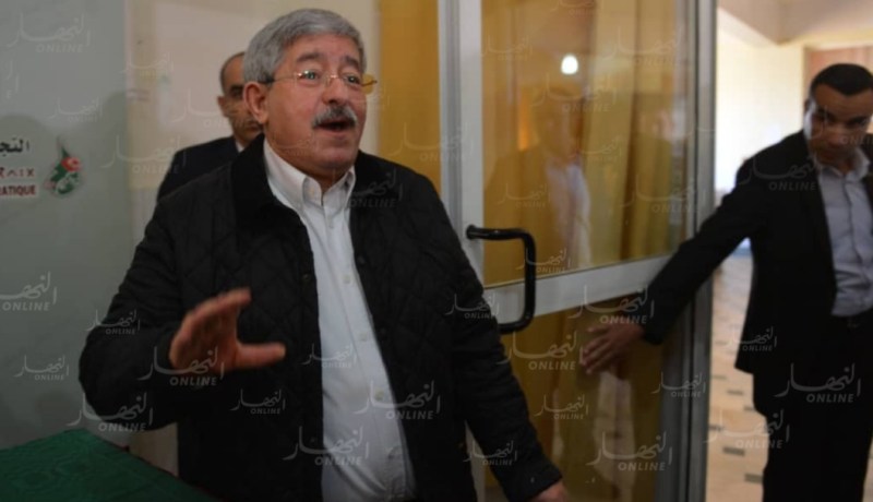 أويحيى: “قانون المالية 2019 خال من الضريبة”