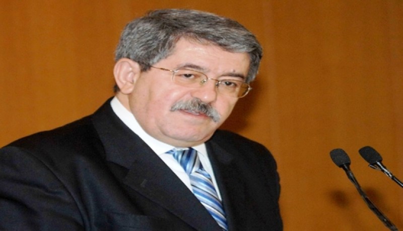 أويحيى يمنح المشاريع بالتراضي