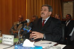 همّهم الوحيد سلعهم وحاوياتهم‮..!‬
