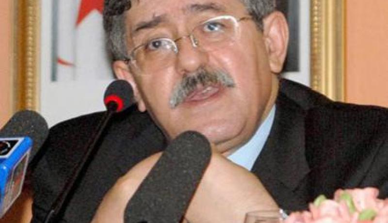 أويحيى يشدد على ضرورة الإسراع في الإستثمار لبناء إقتصاد قوي
