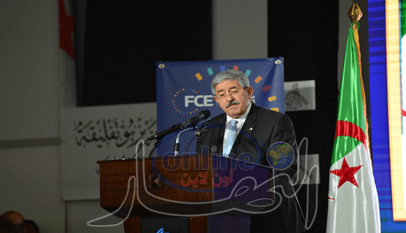 أويحيى يدعو رجال الأعمال للاستثمار في النقل الجوي