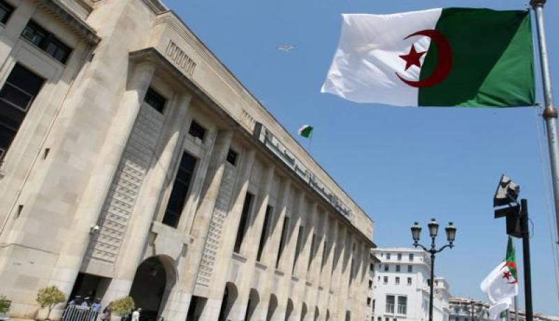 إنزال وزاري وعلى رأسهم الوزير الأوّل غدا بقبة البرلمان