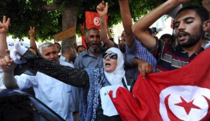 الدعوات الى الاضراب العام تتكثف في تونس