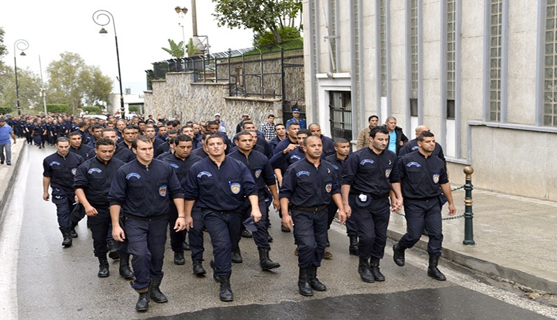 أعوان الشرطة المحتجين بالعاصمة واصلوا تجمعهم رغم تلبية مطالبهم
