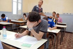 5سنوات إقصاء من الباك لمن يدخل هاتفه إلى قاعة الامتحان