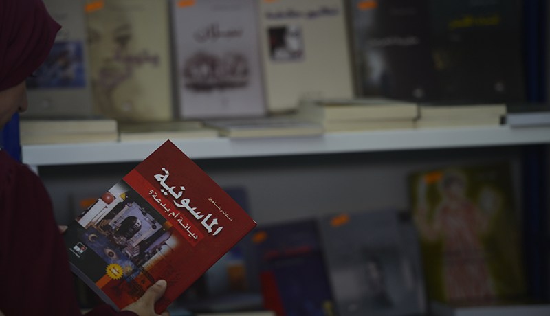 كتاب يتهم الأمير عبد القادر بالخيانة وبيع ذمته بالمال في معرض الجزائر الدولي