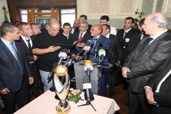 والي الجزائر يكرّم وفاق سطيف بـ1.5 مليار سنتيم