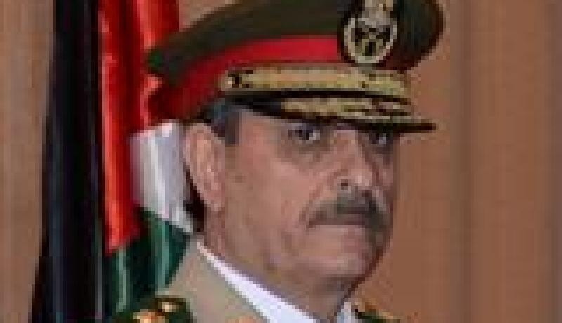 أنباء عن مقتل وزير الدفاع السوري فهد الفريج طعنًا بالسكين