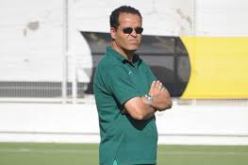 أنصار العميد يحاولون الاعتداء على اللاعبين ويتهمونهم برفع الأرجل