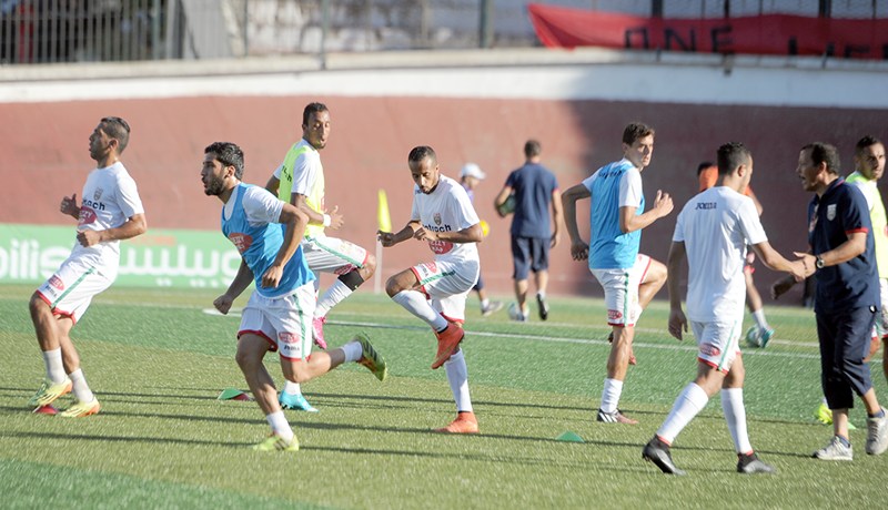 لاعبو العميد انهاروا بدنيا أمام الساورة وتغييرات شارف محل انتقاد