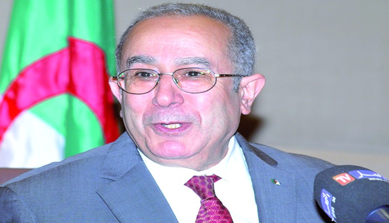 لعمامرة يبدع بالإنجليزية