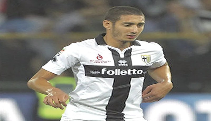 “دونادوني” ينـتـقـد بلفوضيل ويهدده بالإحالة على مقاعد البدلاء