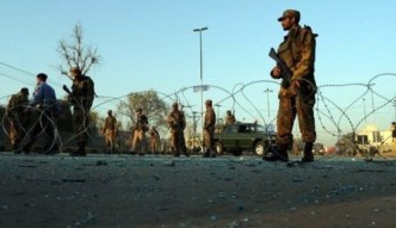 إصابة 16 شخصا إثر انفجار قنبلة في حافلة ركاب شمال غرب باكستان