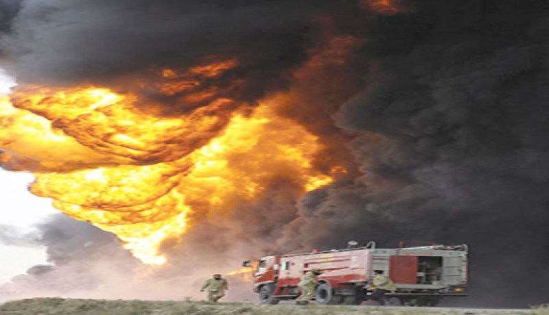 مسلحون يحرقون ناقلة نفط لقوات” الناتو” في باكستان