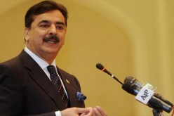 رئيس الوزراء الباكستاني يلوح بتقديم الاستقالة في حال إدانته