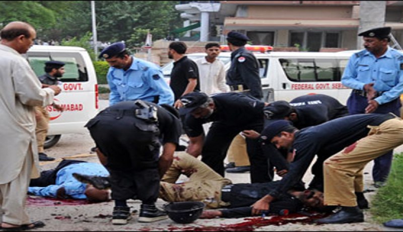 مقتل جندي وإصابة آخرين في انفجار قنبلة بباكستان