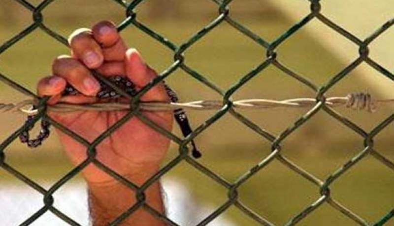 الفلسطينيون يطالبون برفع ملف الاسرى للمحكمة الجنائية الدولية في ذكرى إحياء يوم الاسير