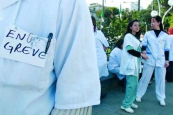 النقابة الجزائرية للسلك شبه الطبي تنظم وقفة احتجاجية بمستشفى مصطفى باشا