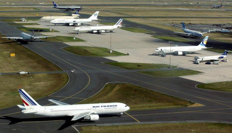 إضطراب الرحلات الجوية بمطارات باريس بسبب الضباب