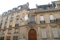 سفارة الجزائر بباريس من دون سفير