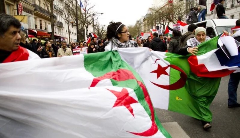 12 بالمائة من الجزائريين إستفادوا من شهادات الإقامة بفرنسا