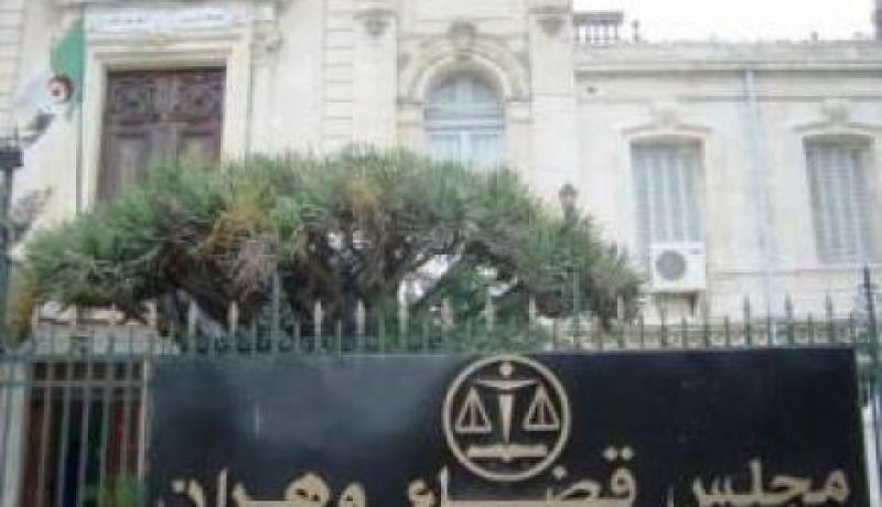 الحكم بسنتين سجنا على شخصين بتهمة الإشادة بأعمال إرهابية