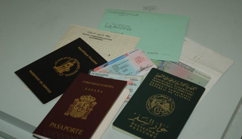 تفكيك شبكة دولية من 68 شخصا مختصة في تزوير جوازات السفر والتأشيرات في العاصمة