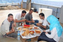 “النهار” تخرج في رحلة صيد رفقة البحارة…”البحري المسكين.. كي يخطب ما يعطولوش”