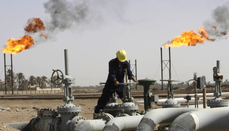 الإمارات تخطر عملاءها بخفض إمدادات النفط طبقا لقرار الأوبك