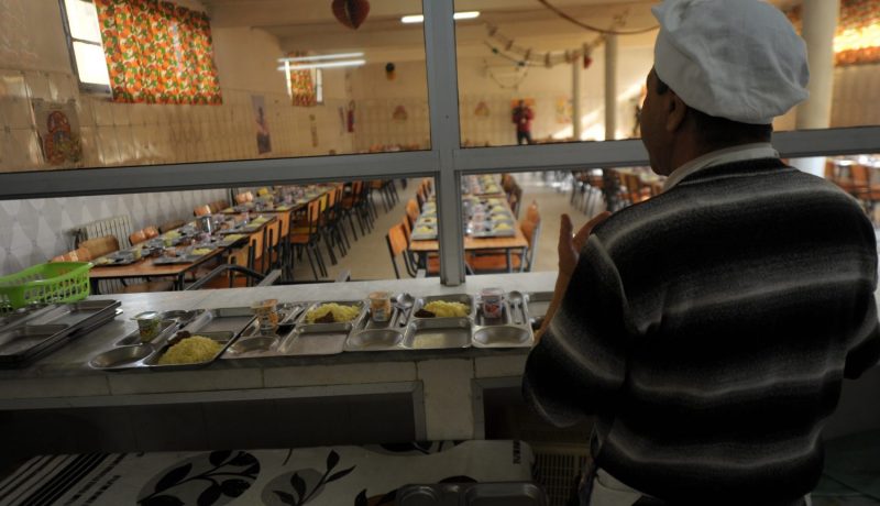 وزارة الداخلية تأمر البلديات بفتح المطاعم المدرسيـــة قبـــل 17 سبتمبـــر