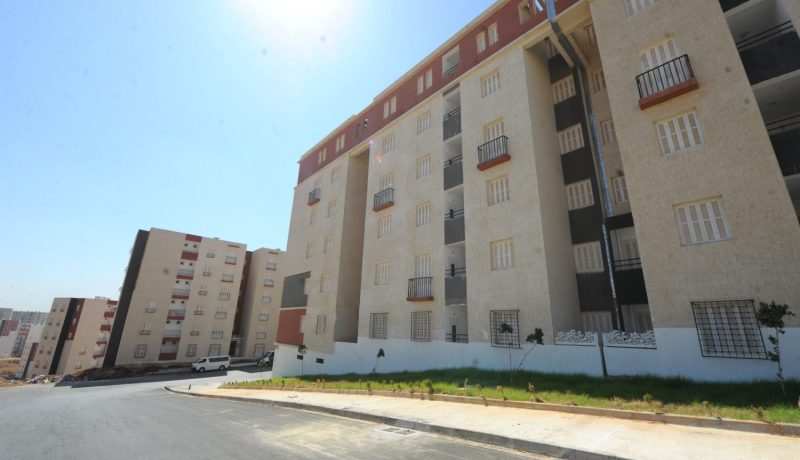 سكـان نڤـاوس يحـذرون الوالـي.. «أثـريـاء ومـربــو دواجـن استـفـادوا مـن مسـاكـن في بـاتـنـــــة!»