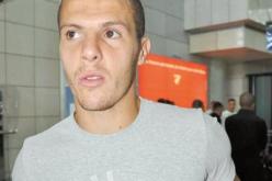 مصباح يشتبك مع أحد أعوان الحراسة بمطار جوهانسبورغ