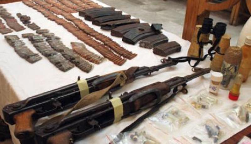 الشرطة التونسية تصادر اسلحة ومتفجرات قرب الحدود مع الجزائر