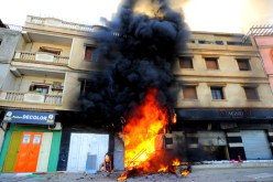 اتلاف أزيد من 100 خانة تجارية في حريق بمركز تجاري بالحجار في عنابة